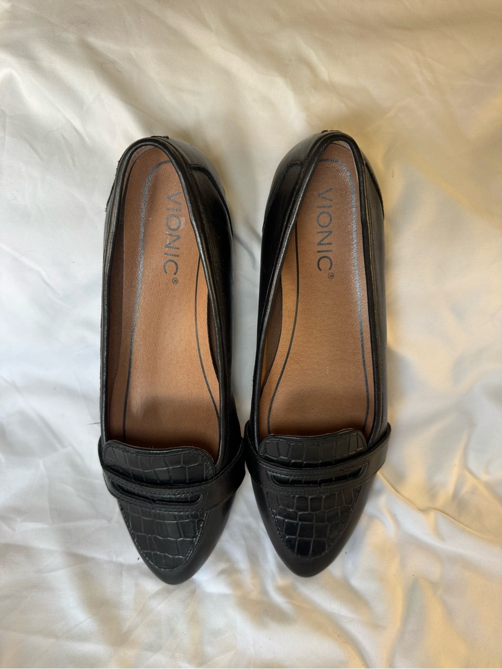 Vionic Black Croc-Embossed Pointed Toe Flats